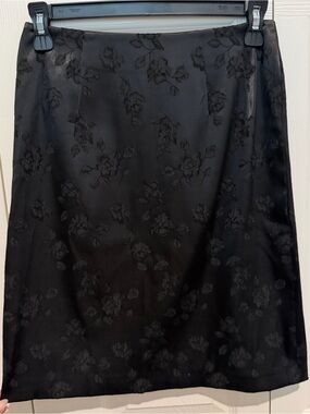 Women's Black Floral Jacquard A-Line Skirt